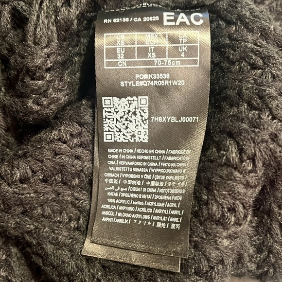 Guess Black Distressed V-Neck Sweater Sz XS - Picture 6 of 6